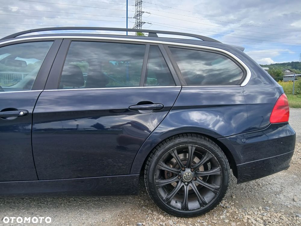 BMW Seria 3 325i - 4
