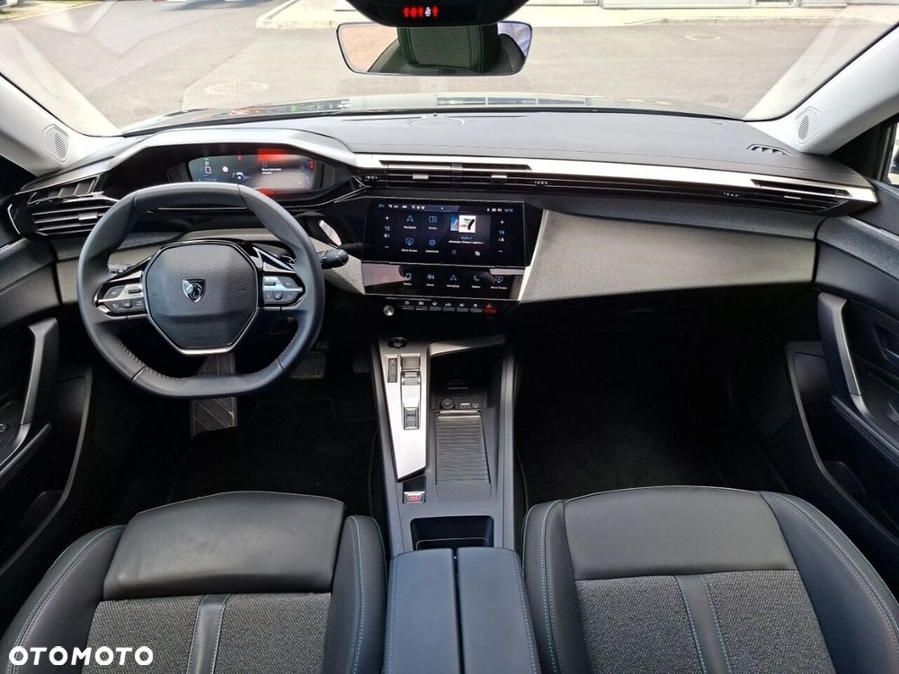 Peugeot 408 - 9