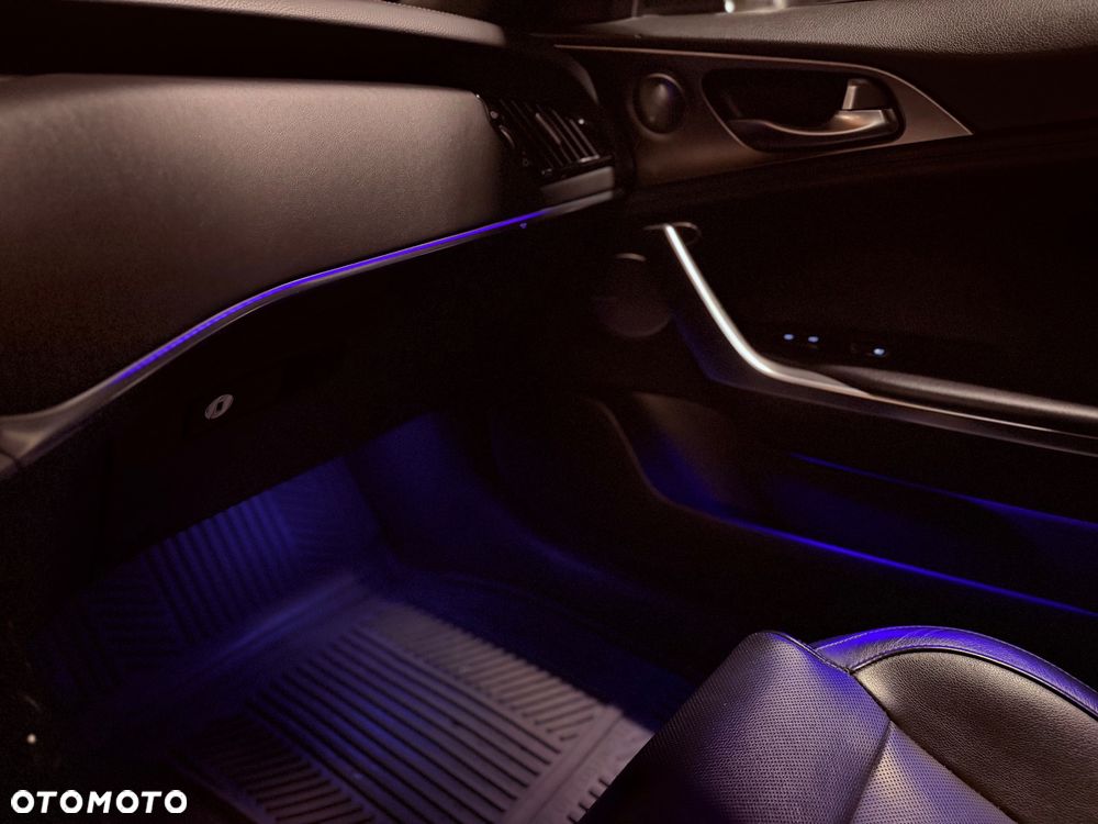 Kia Stinger 3.3 T-GDI AWD GT - 24