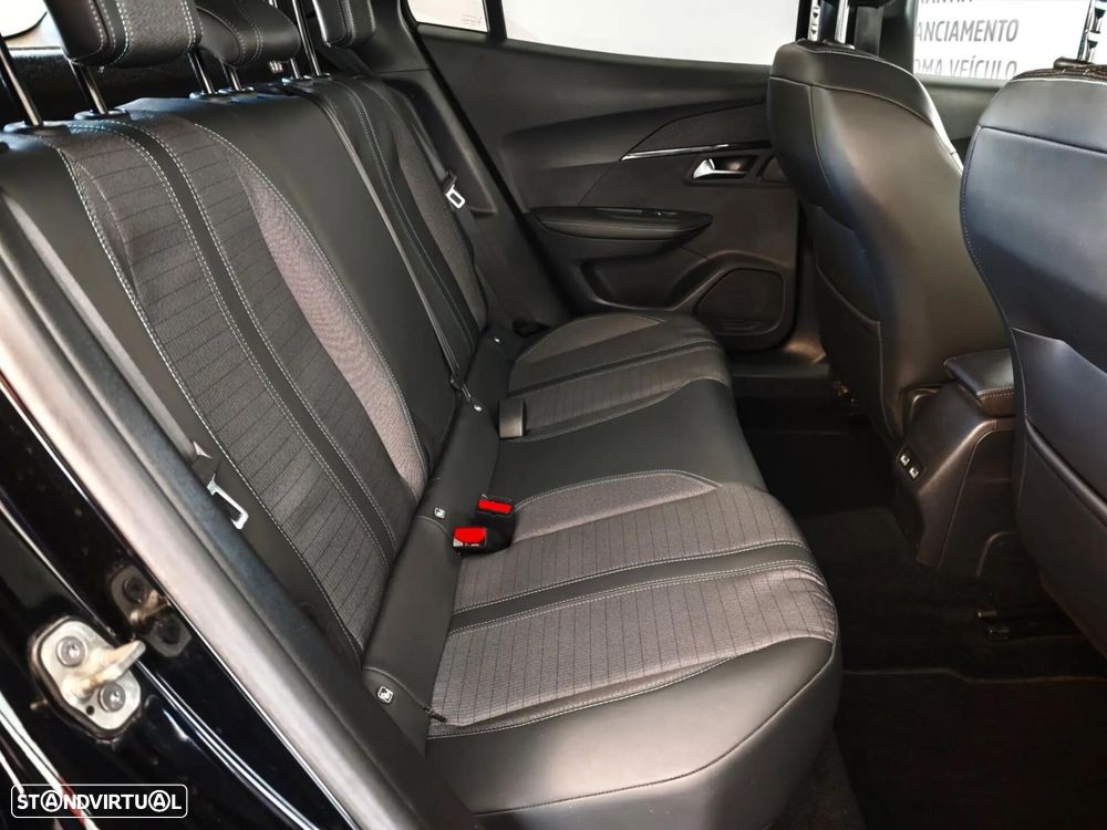 Peugeot 2008 PureTech 100 Allure - 26