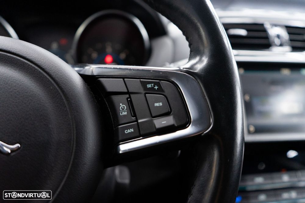 Jaguar F-Pace 20d AWD Aut. R-Sport - 32