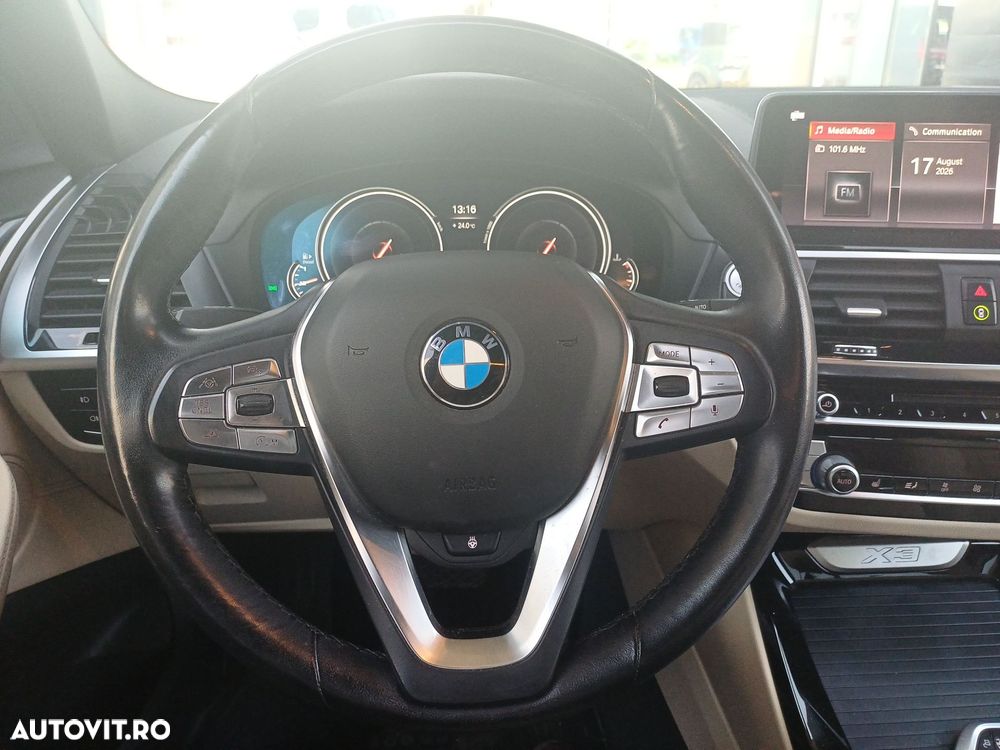 BMW X3 xDrive20d AT Luxury Line - 14