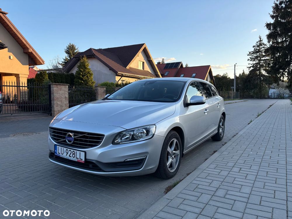 Volvo V60 T3 Kinetic - 2