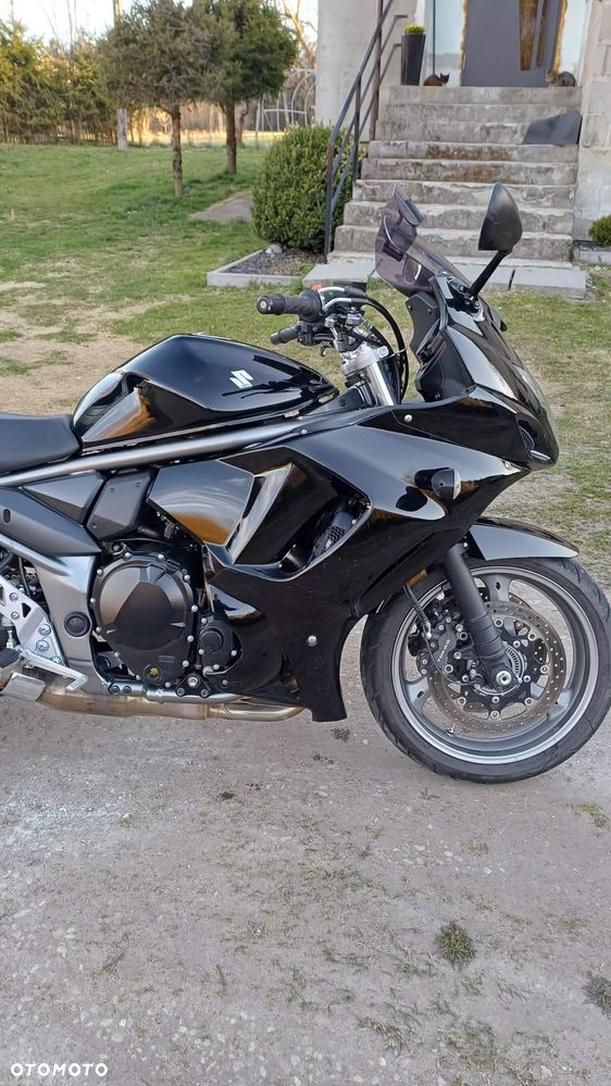 Suzuki GSX - 3