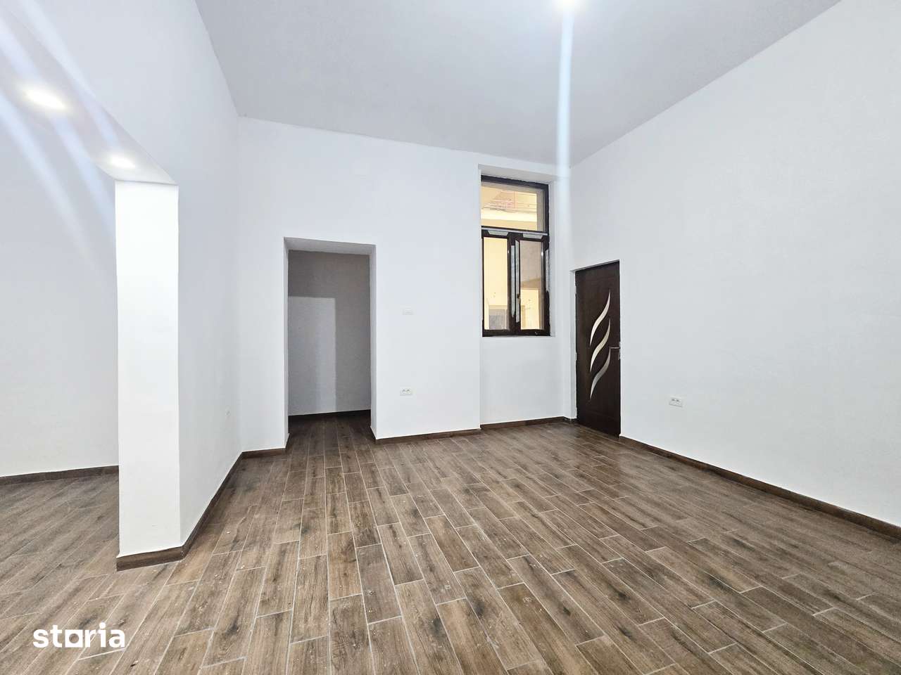 Apartament 3 camere cu centrală, parter – zonă centrală — fotografia 3
