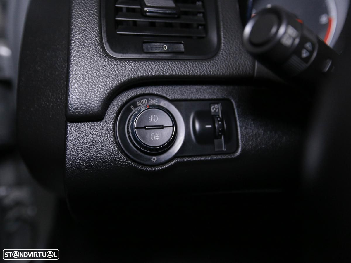 Opel Insignia Sports Tourer - 13