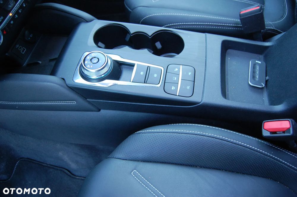 Ford Kuga - 9