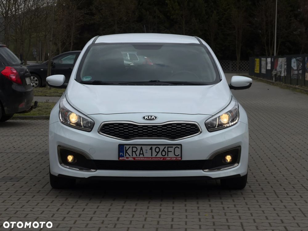 Kia Ceed 1.4 CVVT Dream Team Edition - 37
