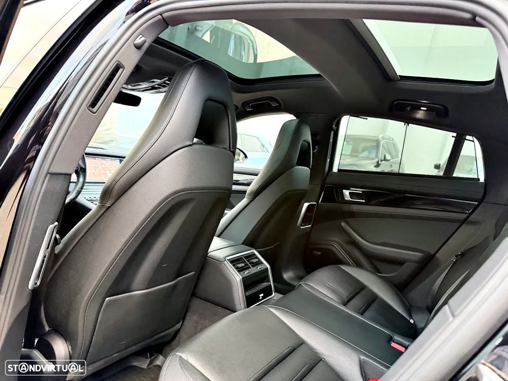 Porsche Panamera 4 E-Hybrid - 41