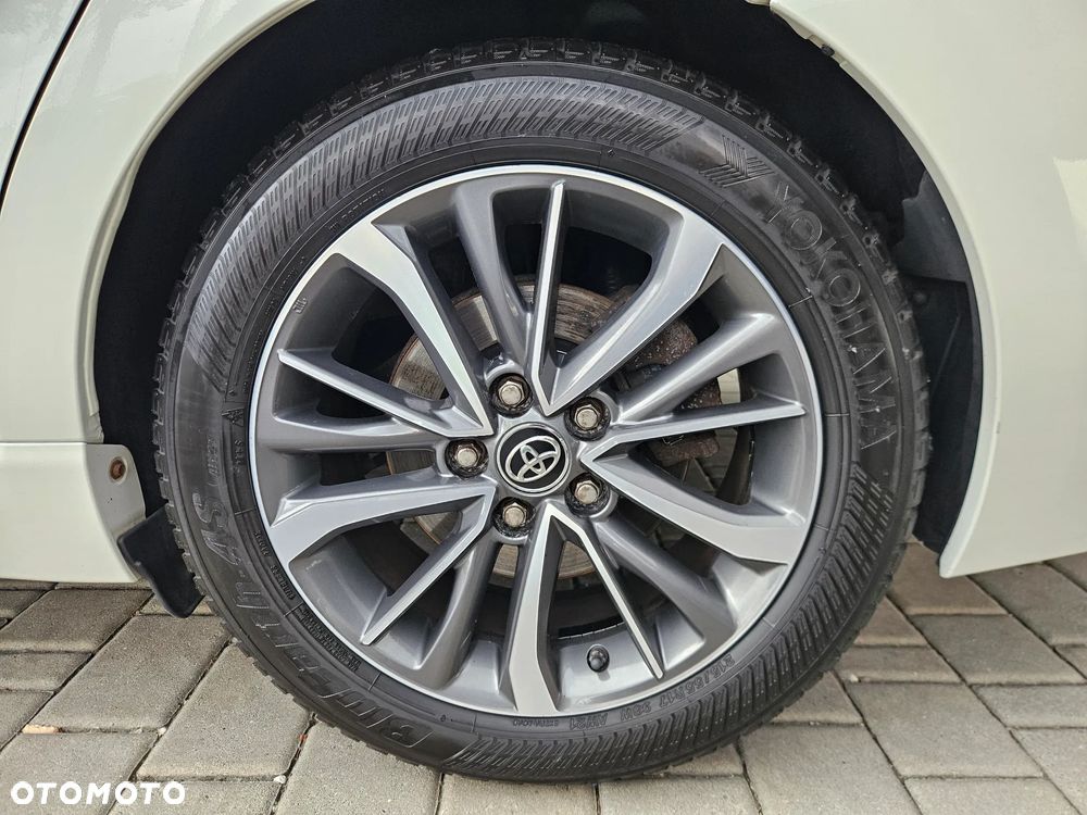Toyota Avensis 1.8 Prestige MS - 17