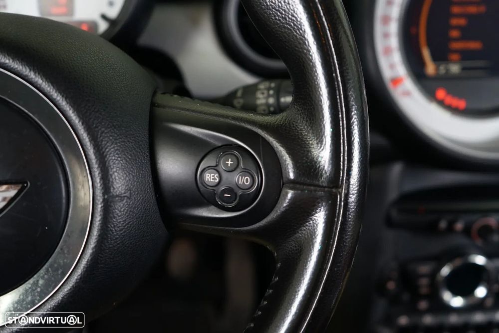 MINI 3 Portas One D - 17