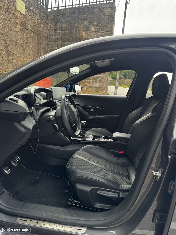 Peugeot 208 1.2 PureTech GT - 18