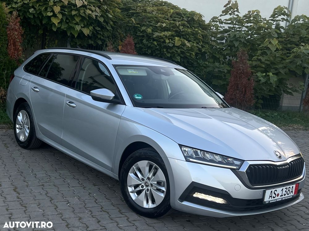Skoda Octavia 2023 photo 2