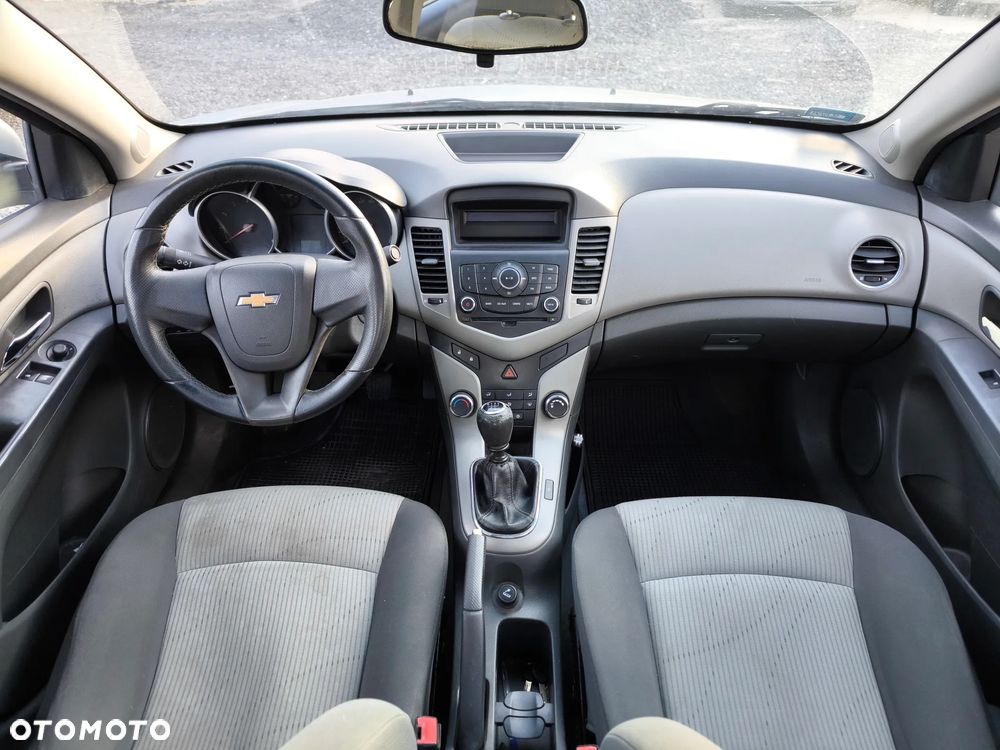 Chevrolet Cruze 1.6 LS - 16