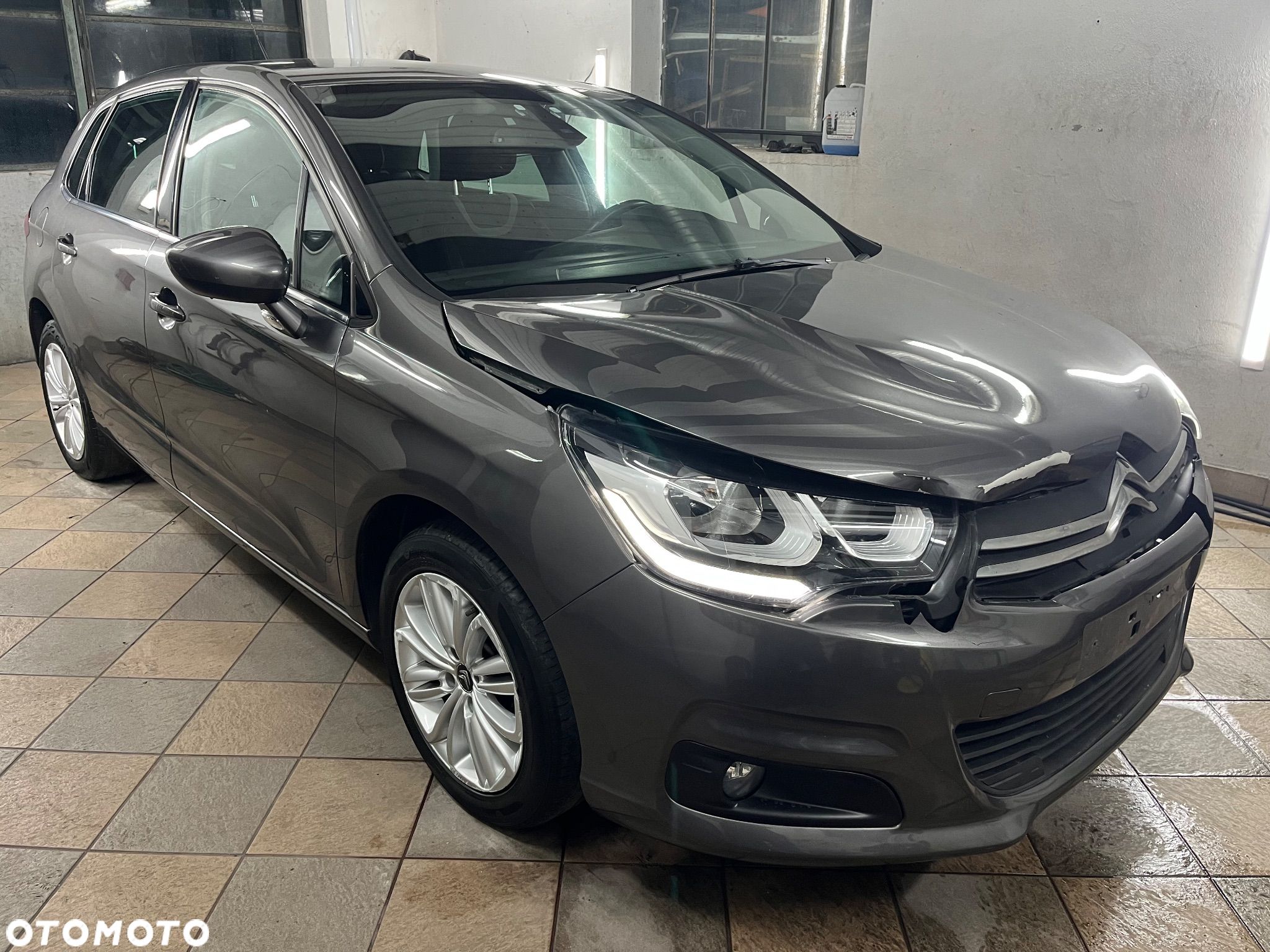 Citroën C4 e-HDi 115 Selection - 1