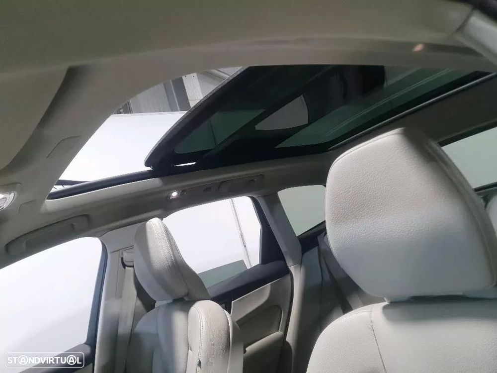 Volvo XC 60 2.0 D3 Momentum - 16