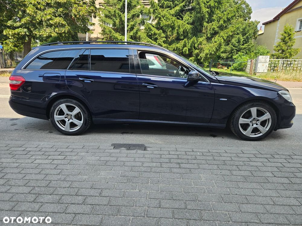 Mercedes-Benz Klasa E 350 T CDI DPF 4Matic BlueEFFICIENCY 7G-TRONIC Avantgarde - 4