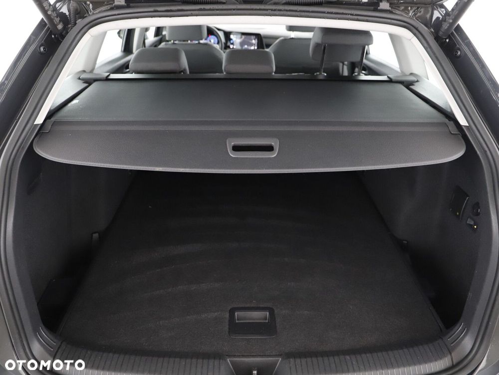 Volkswagen Golf - 24