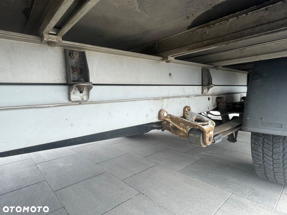 Mercedes-Benz 906 lift - 27