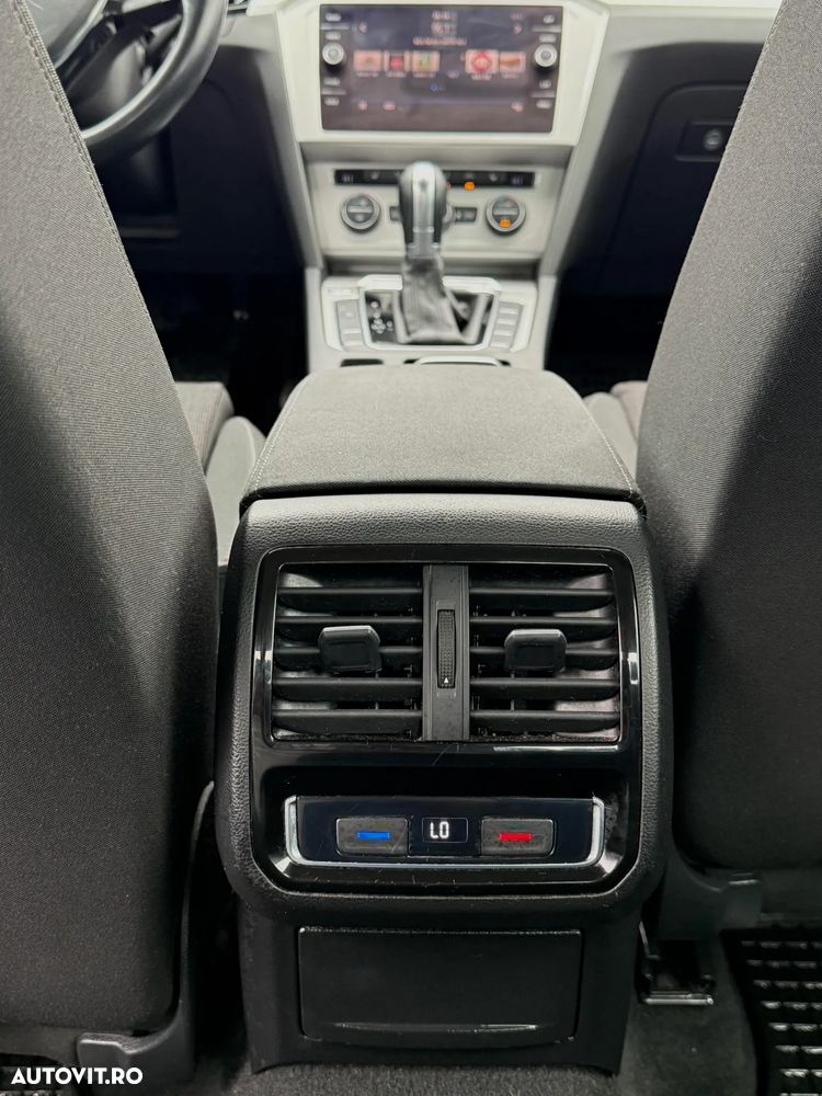 Volkswagen Passat 2.0 TDI DSG Comfortline - 29