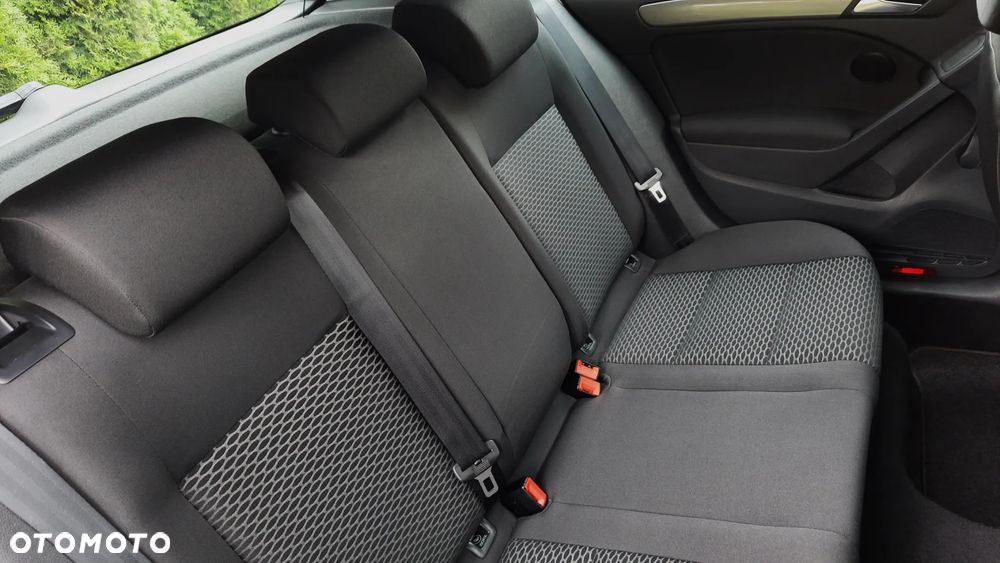 Volkswagen Golf 1.6 TDI DPF Trendline - 18