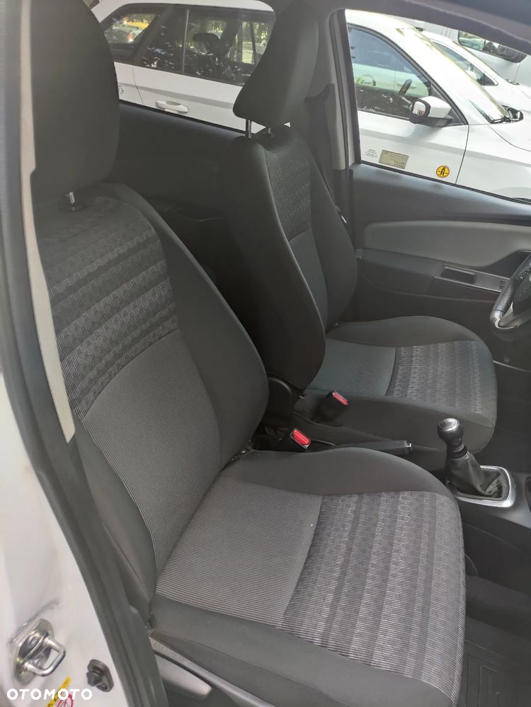Toyota Yaris - 8