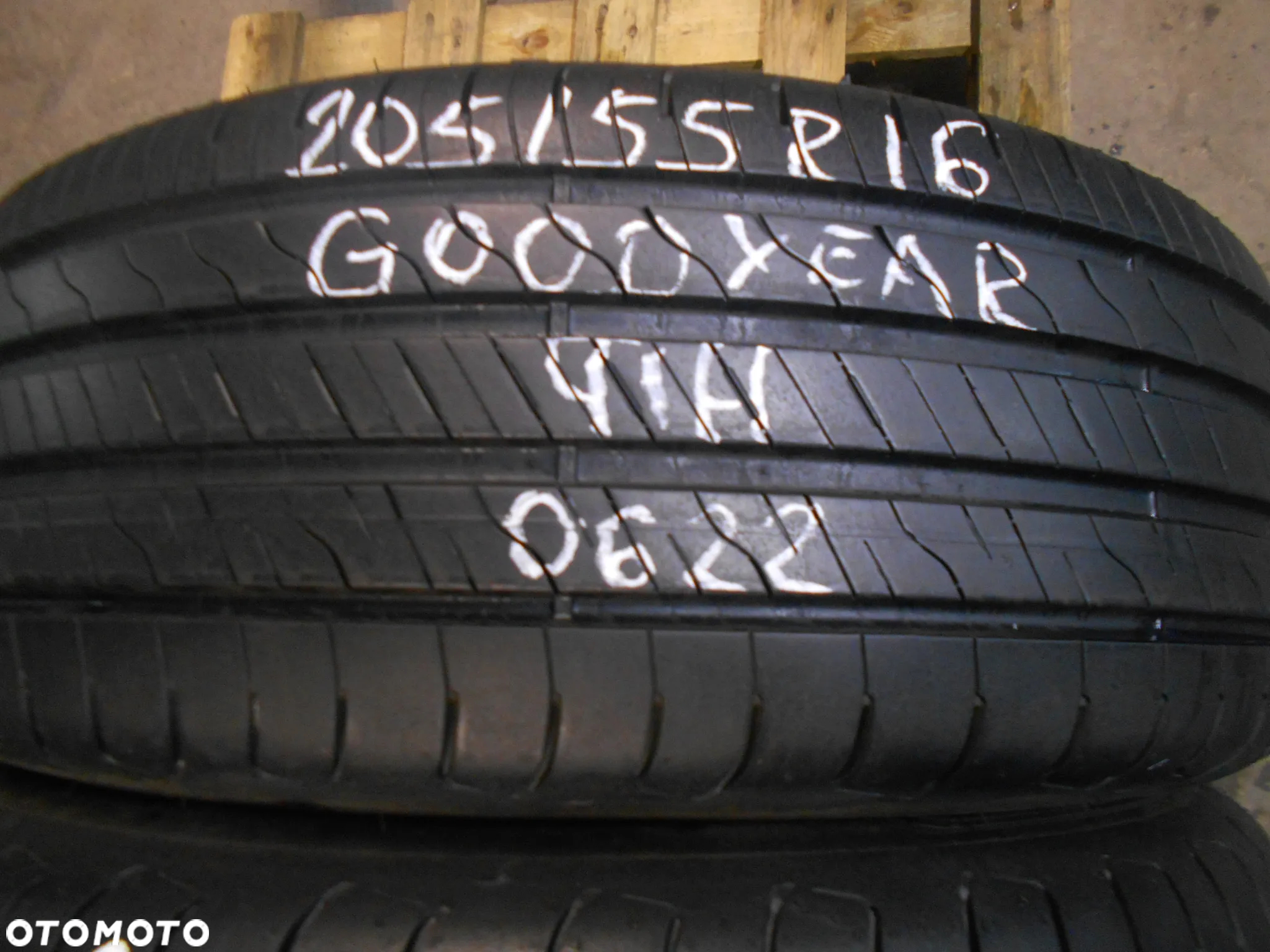 OPONY 205/55R16 GOODYEAR EFFICIENT GRIP PERFORMANCE 2 DOT 0622 / 1221  9MM - 2