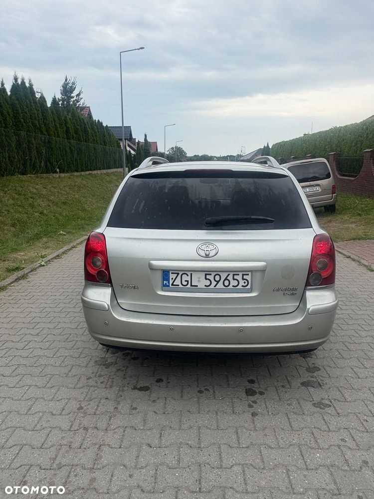 Toyota Avensis 2.0 D-4D Team - 10