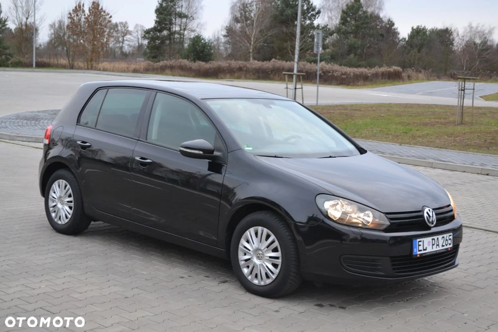 Volkswagen Golf - 25