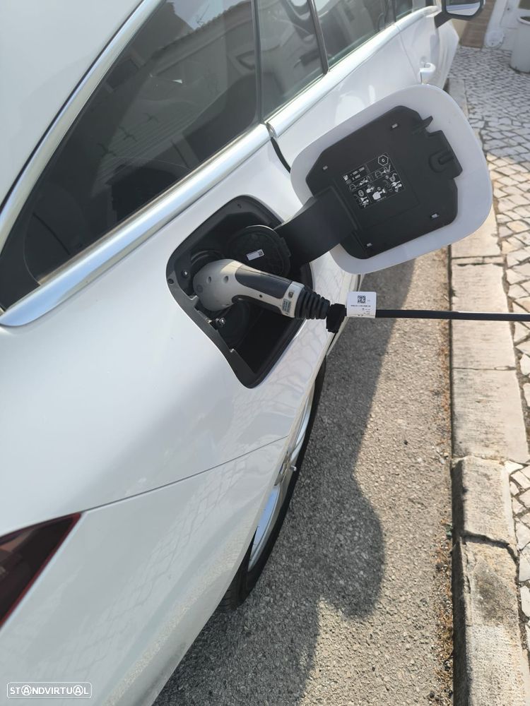 Mercedes-Benz CLA 250 - 4