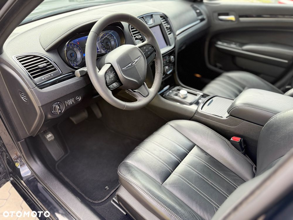 Chrysler 300s - 14