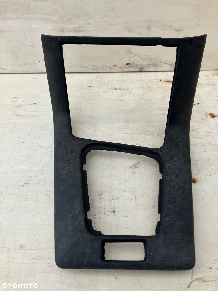TUNEL ŚRODKOWY RAMKA ZAMIANY BIEGÓW PANEL BMW E36 SEDAN KOMBI KORBY 8119819 8119817 - 2