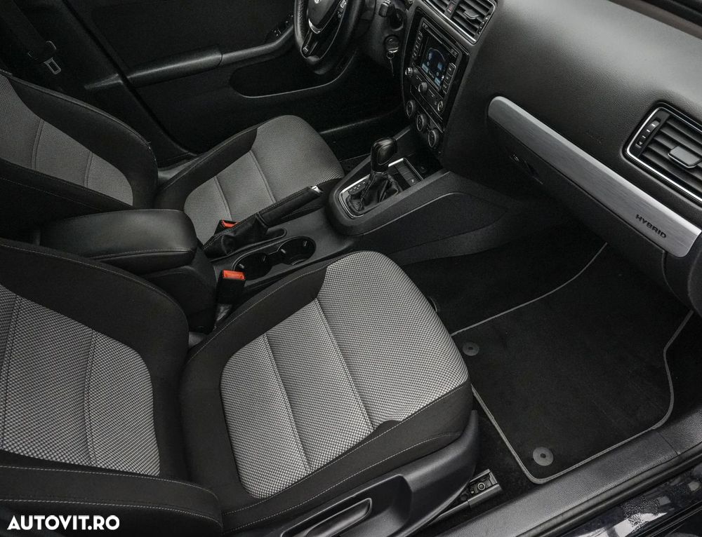 Volkswagen Jetta - 13