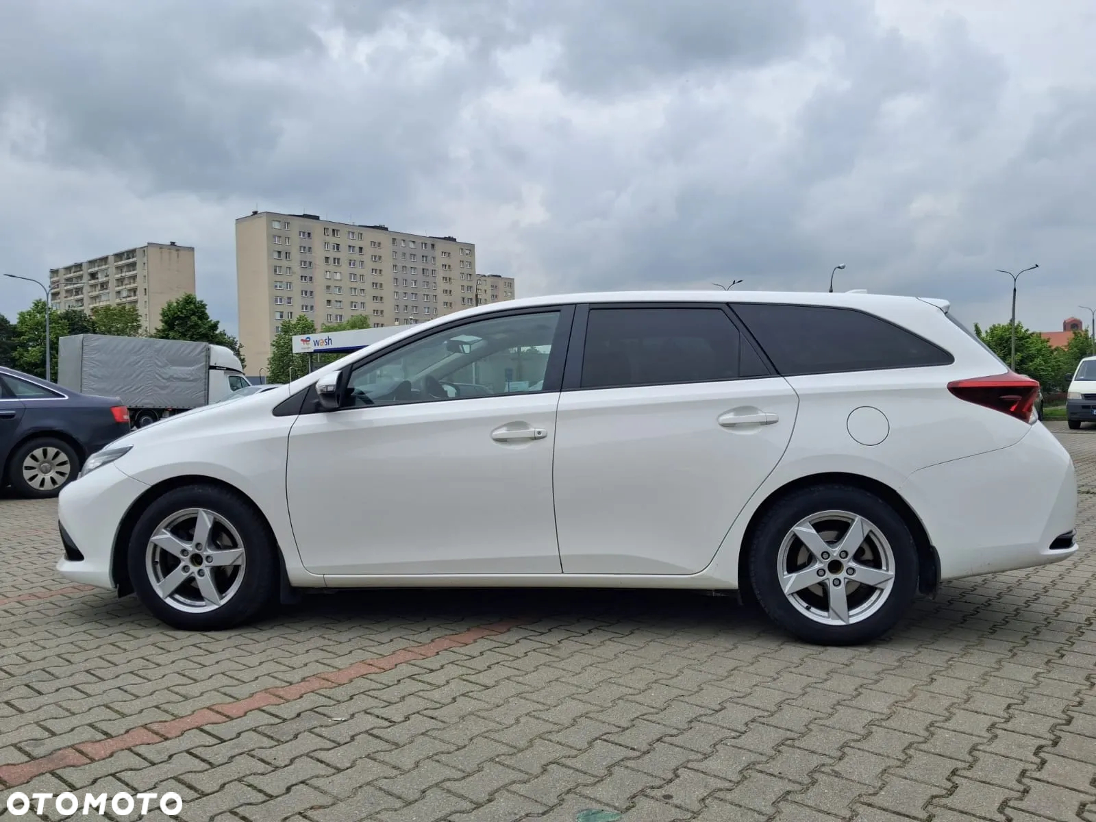Toyota Auris - 2