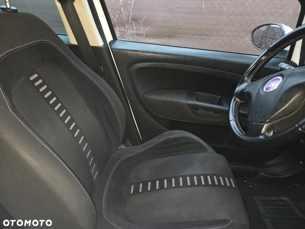 Fiat Punto - 16