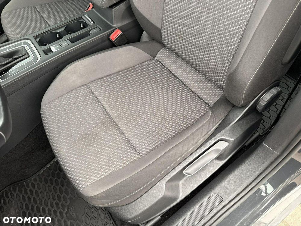 Volkswagen Passat 2.0 TDI EVO Essence DSG - 17