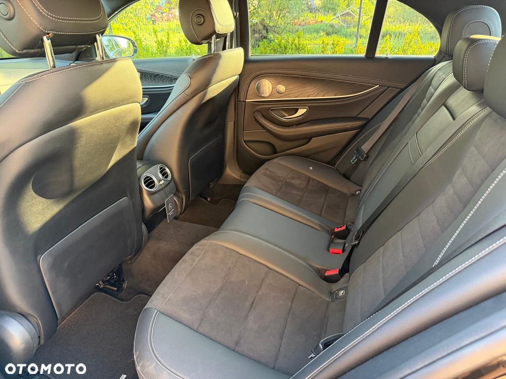 Mercedes-Benz Klasa E 220 d 4-Matic 9G-TRONIC - 9