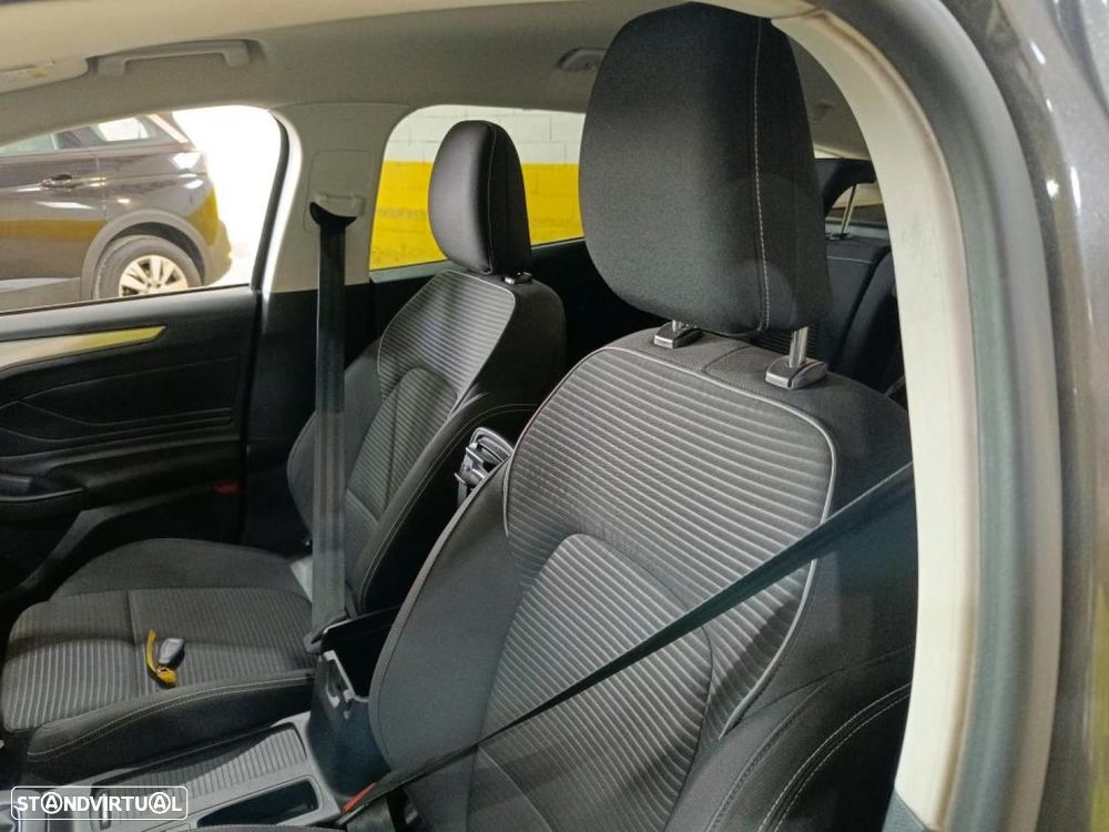 Ford Focus SW 1.5 TDCi EcoBlue Titanium - 8