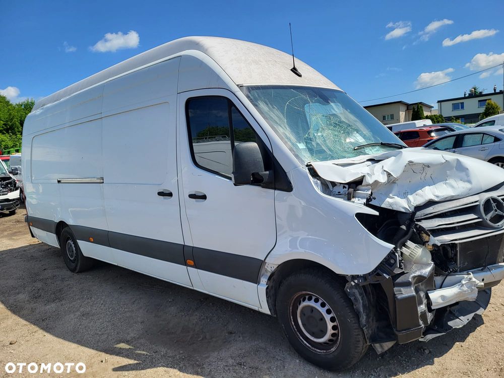 Mercedes-Benz Sprinter - 2