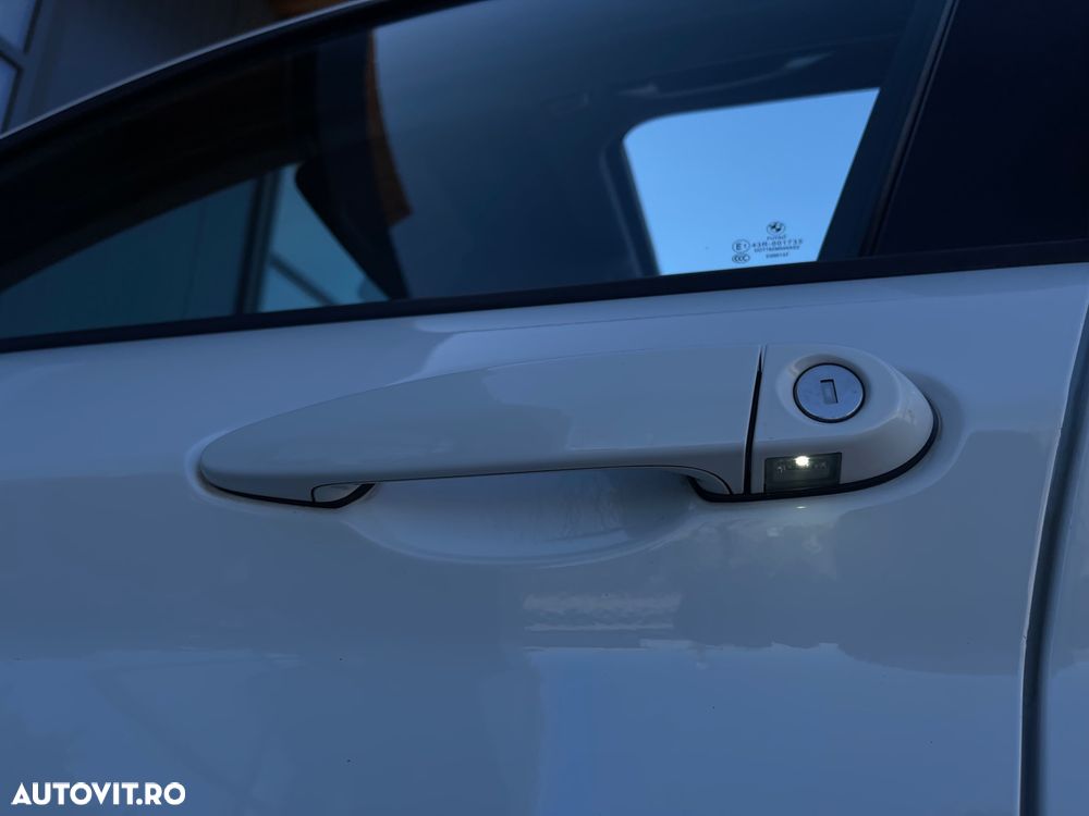 BMW Seria 1 118d Aut. Sport Line - 31