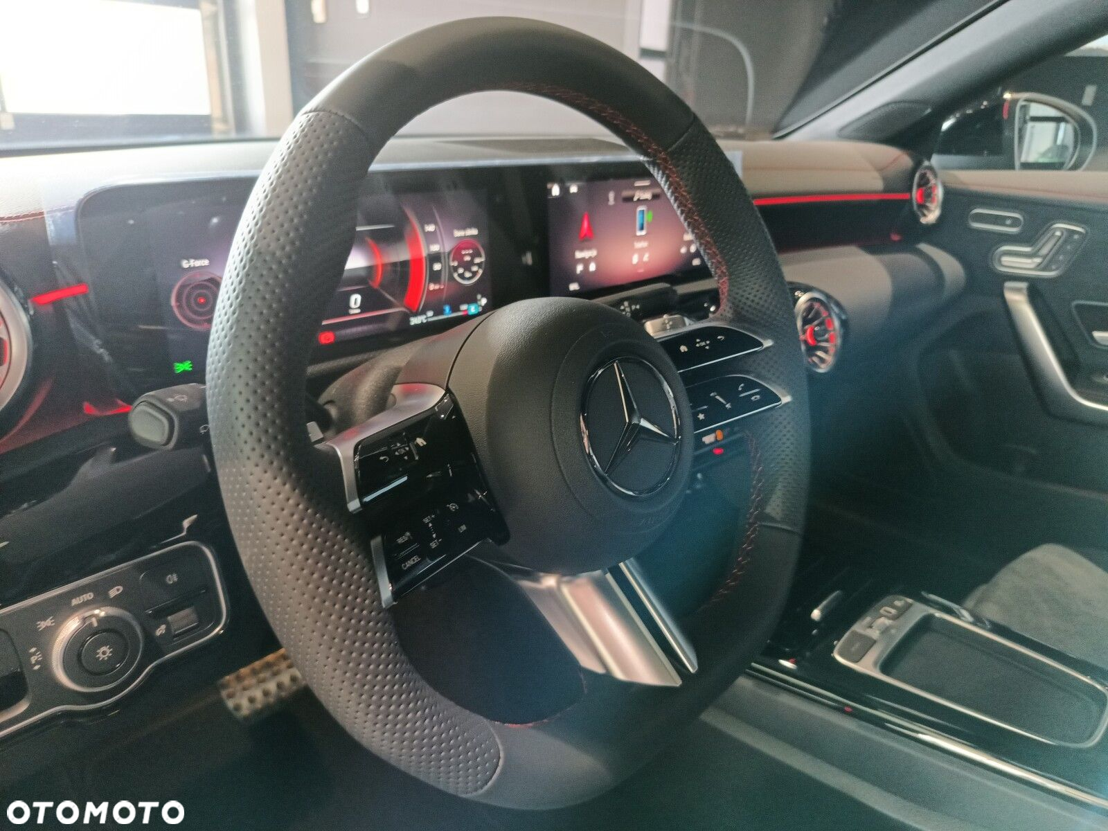 Mercedes-Benz CLA - 21