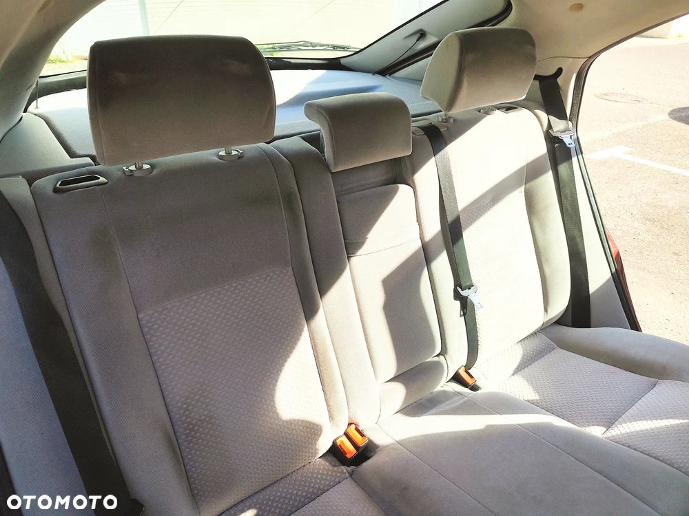 Ford Mondeo 2.0 Ghia - 17