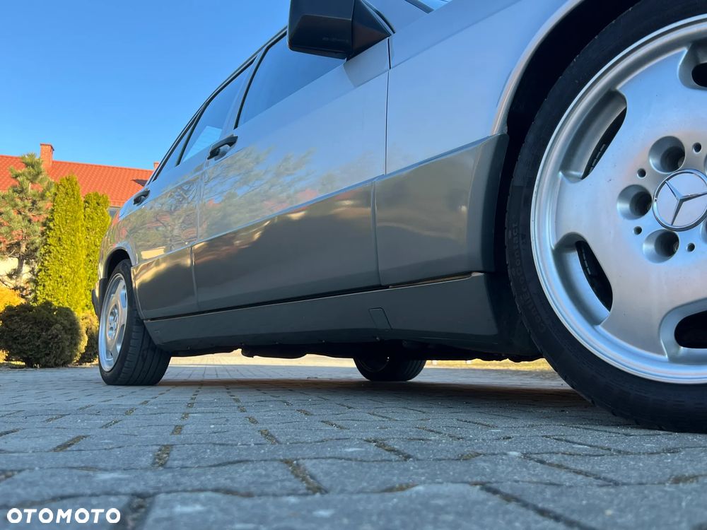 Mercedes-Benz W201 (190) - 21