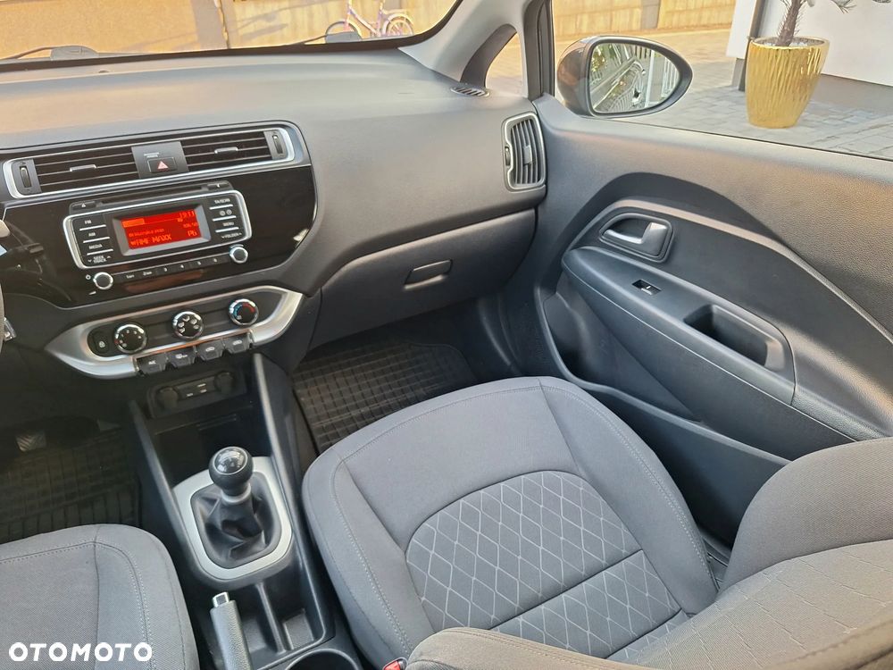 Kia Rio 1.2 L Business Line - 26