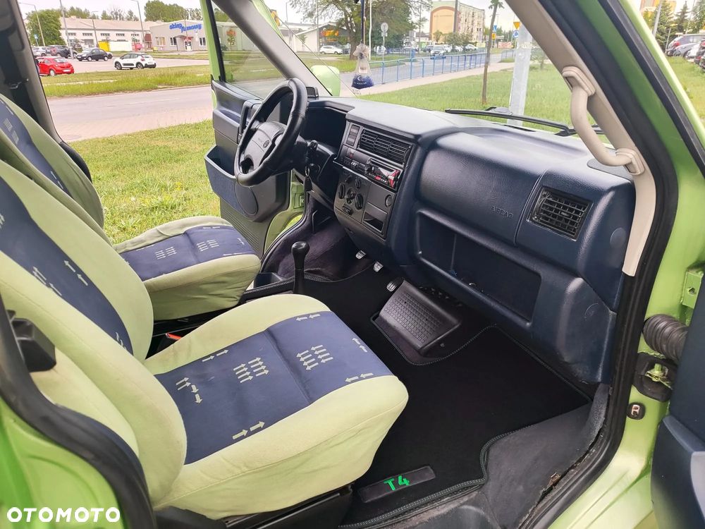 Volkswagen Multivan - 12
