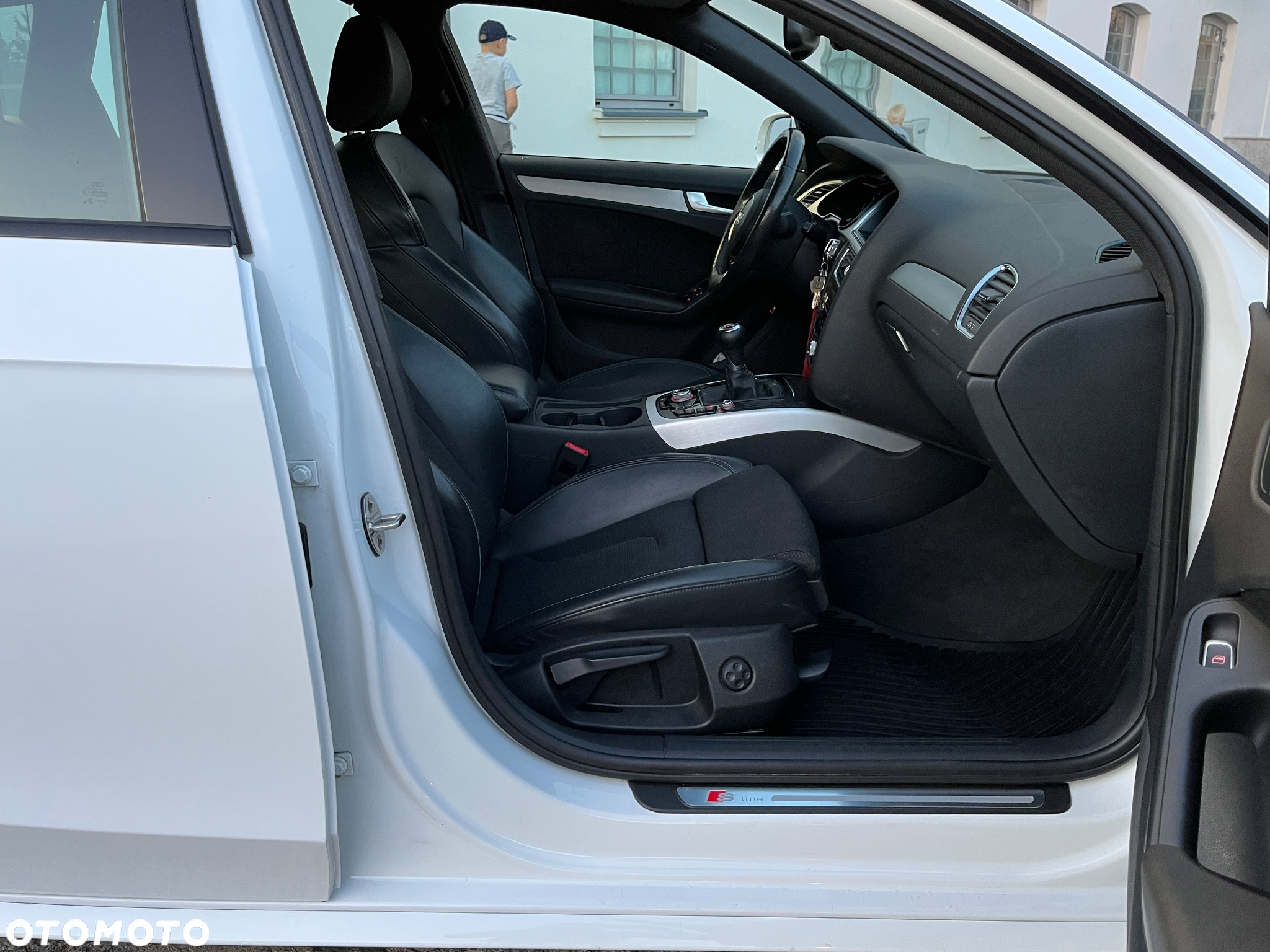 Audi A4 Avant 2.0 TDI DPF clean diesel S line Sportpaket - 12