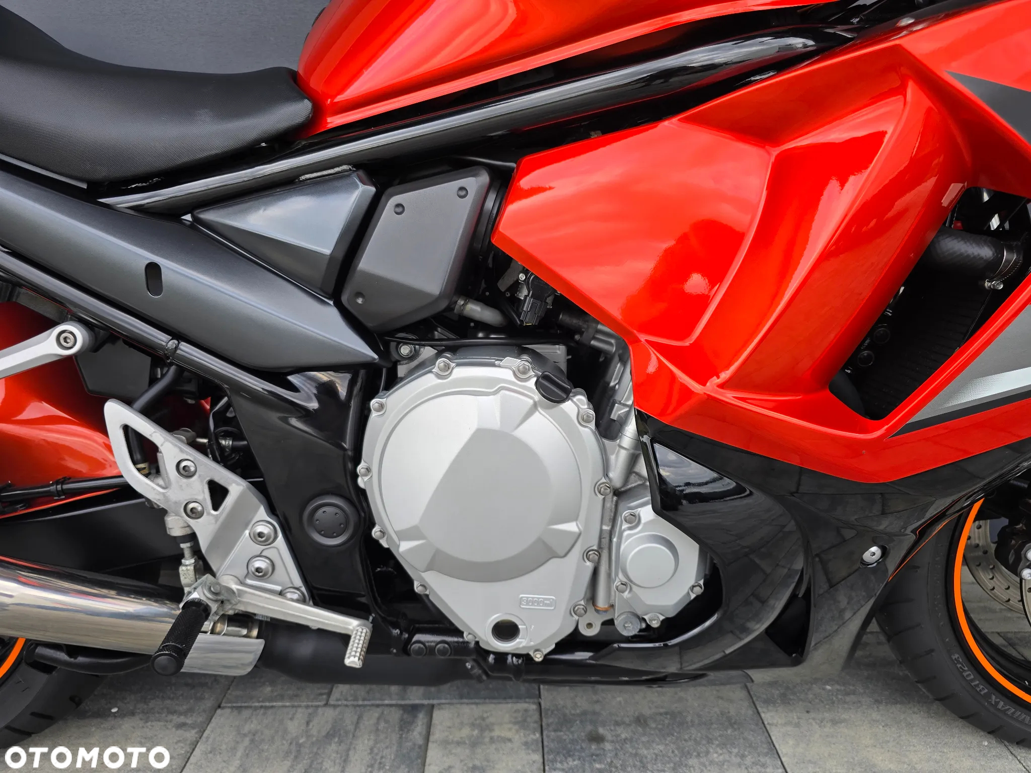 Suzuki GSX - 14