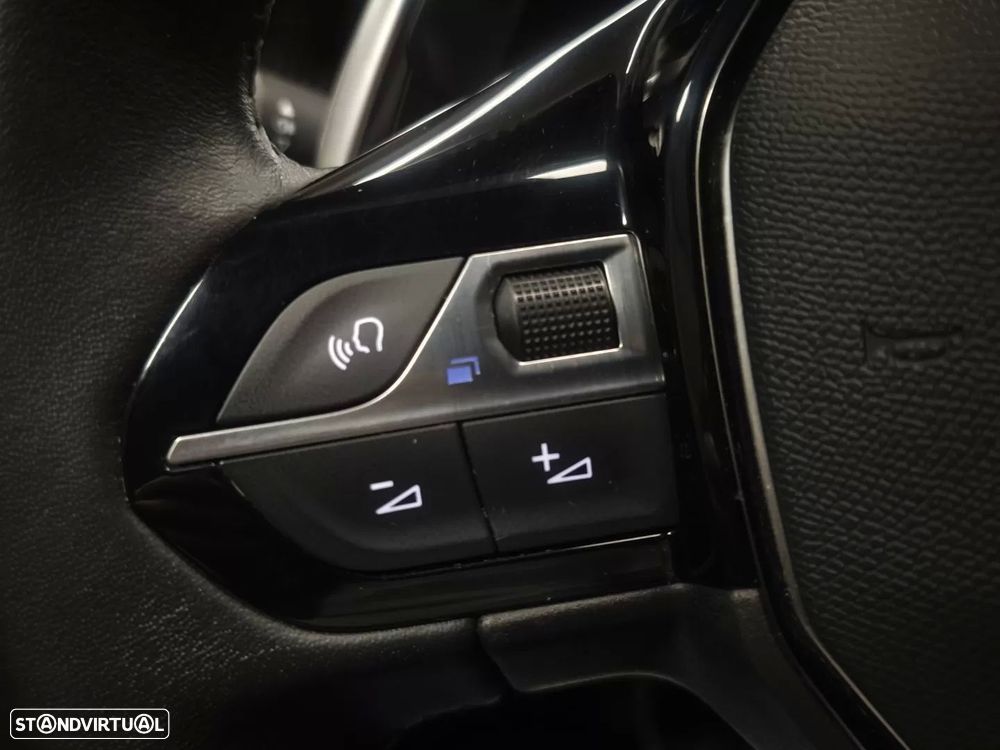 Peugeot e-2008 50 kWh Allure - 15