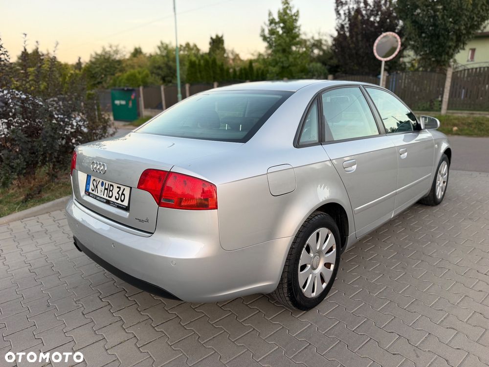 Audi A4 Limousine - 11