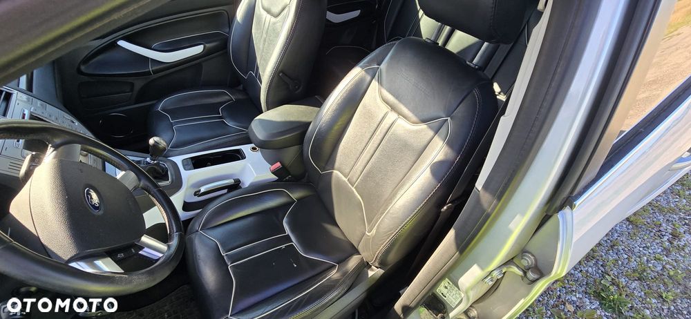 Ford Kuga 2.0 TDCi Individual - 9